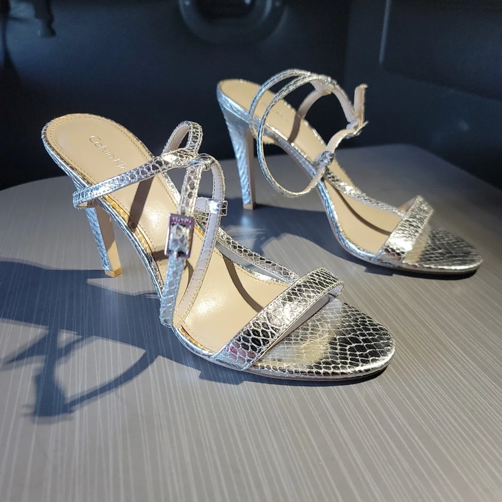 Calvin Klein Womens Silver Sling Back Ankle Strap 4.25‎ Heels Reptile Sz 9M EUC